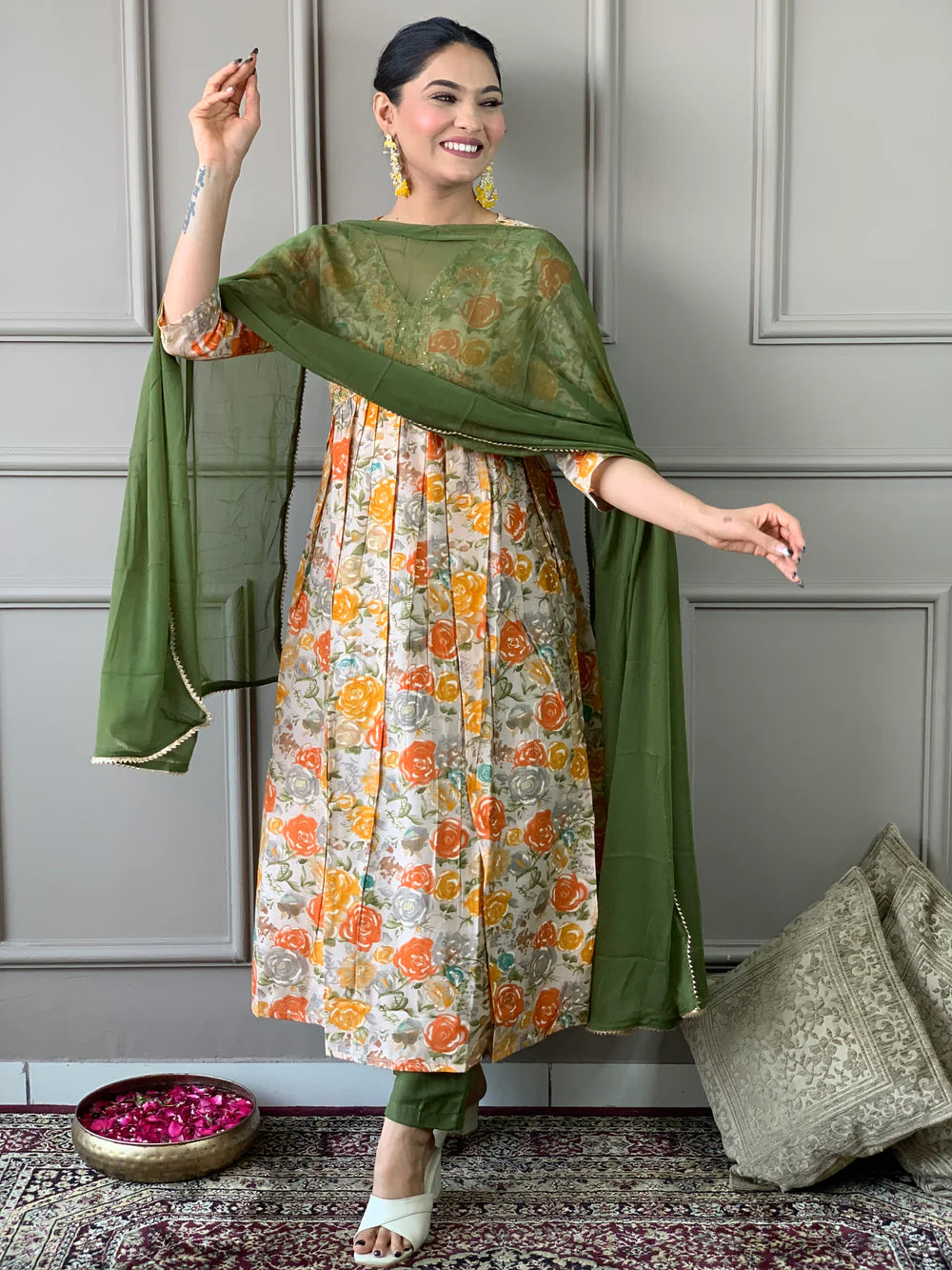 COTTON FLORAL PRINTED KURTA PANT WITH DUPATTA SET