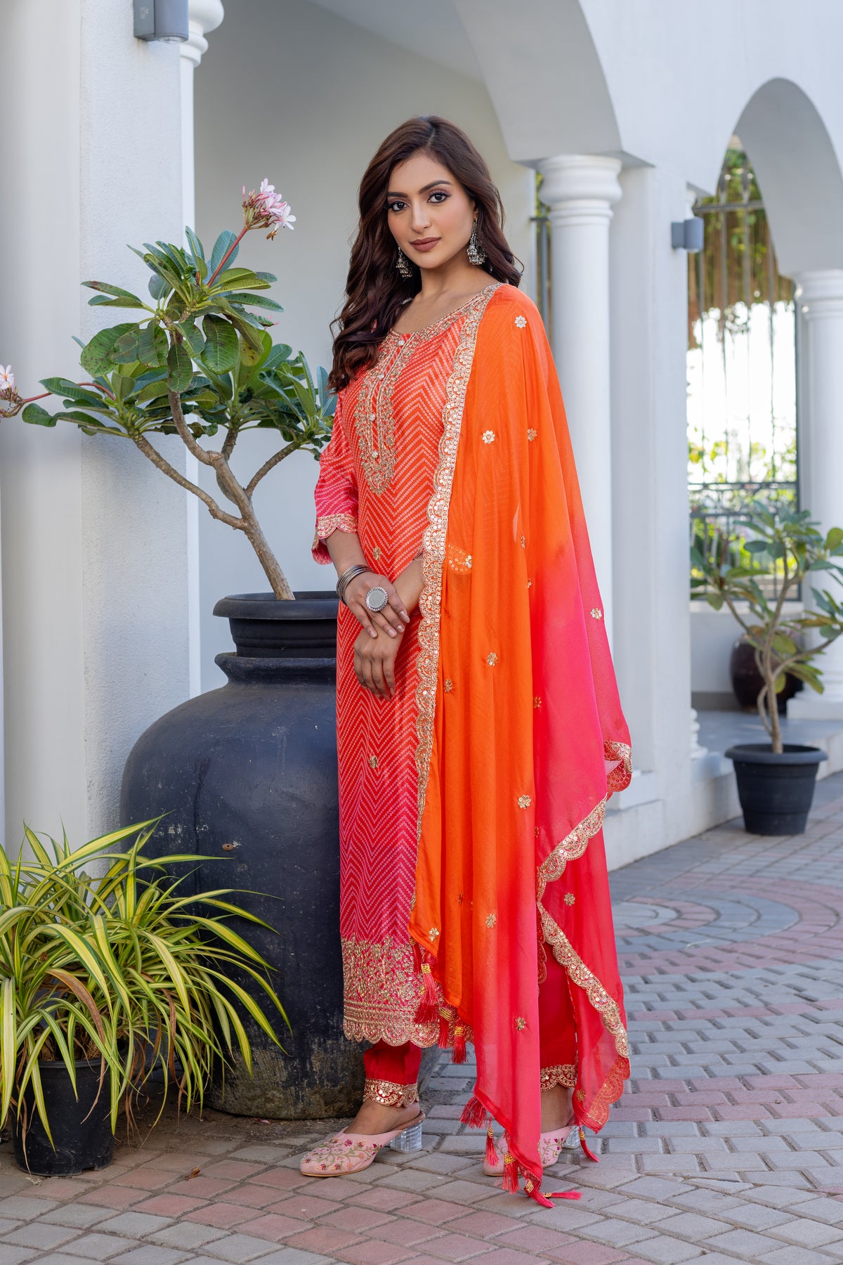 bandhni print with mirror work suit