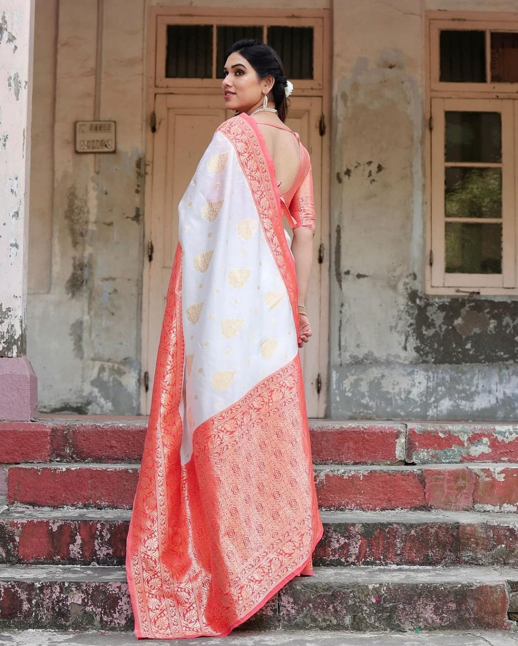 White Designer Weaving Jaquard Dola Silk