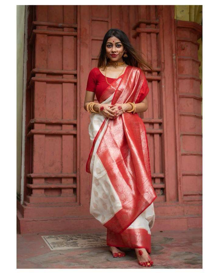 THE BEAUTIFUL LUSTER ON THE SAREE MAKES IT EXTREMELY STUNNING. THE SAREE WILL GIVE YOU AN ELEGANT LOOK AS IT IS MADE FROM BEAUTIFUL SILK FABRIC. THIS SAREE WOULD LOOK GREAT WITH GOLDEN JEWELRY.