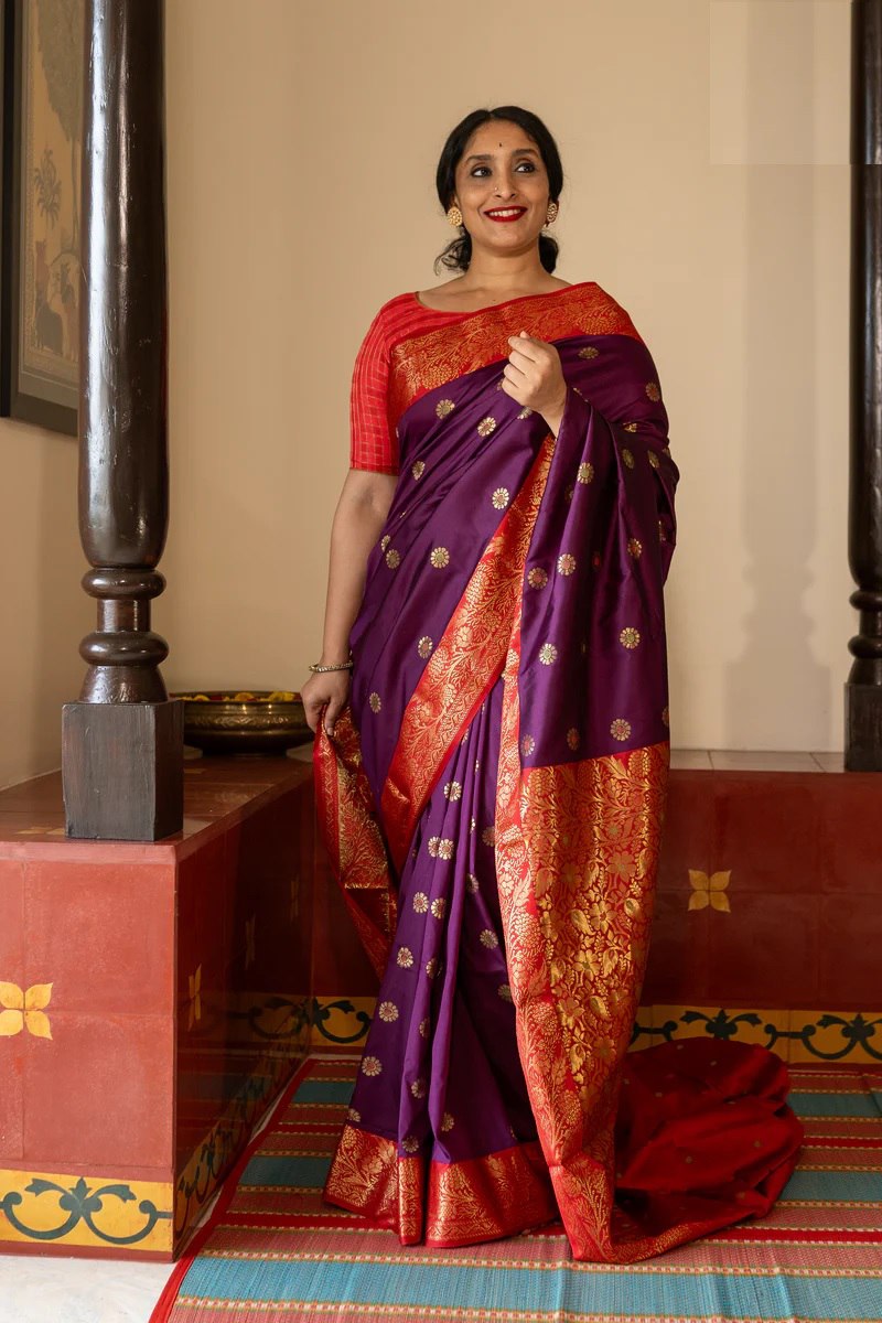 SILK THREADS WOVEN USING INTRICATE TECHNIQUES. SAREES WITH HEAVY BROCADE WORK AND GOLD  ZARI WORK ARE ITS MOST STRIKING FEATURES