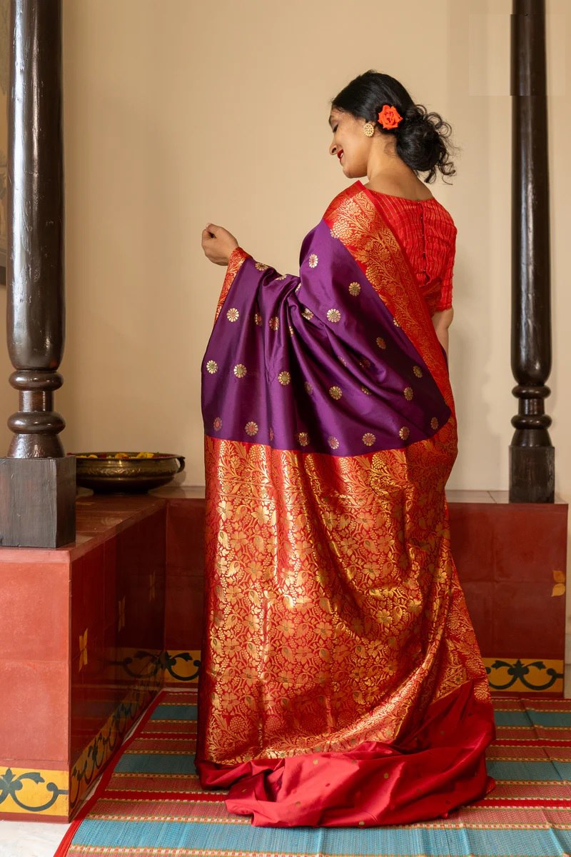 SILK THREADS WOVEN USING INTRICATE TECHNIQUES. SAREES WITH HEAVY BROCADE WORK AND GOLD  ZARI WORK ARE ITS MOST STRIKING FEATURES