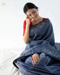 SILK THREADS WOVEN USING INTRICATE TECHNIQUES. SAREES WITH HEAVY BROCADE WORK AND GOLD  ZARI WORK ARE ITS MOST STRIKING FEATURES