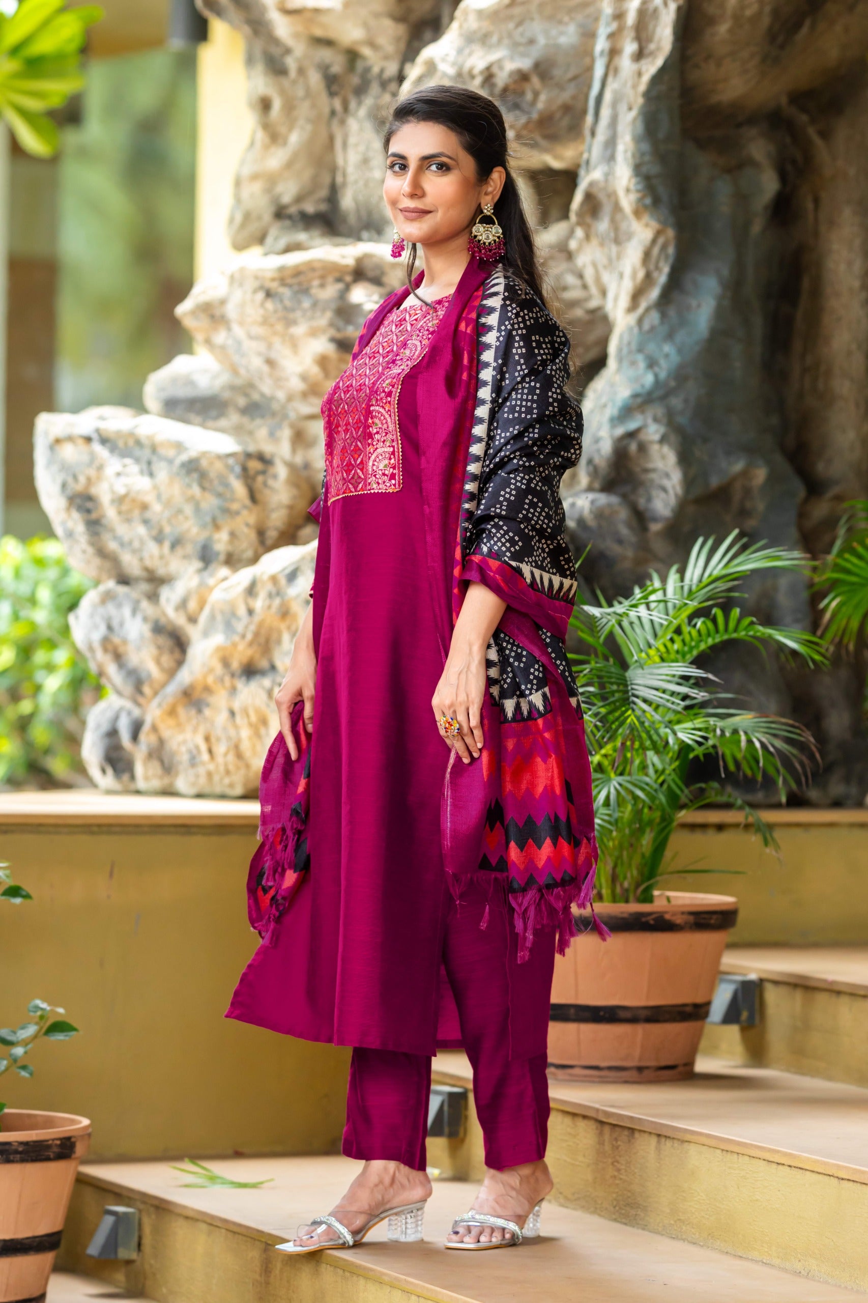 Women Silk Blend Kurta Pant Set